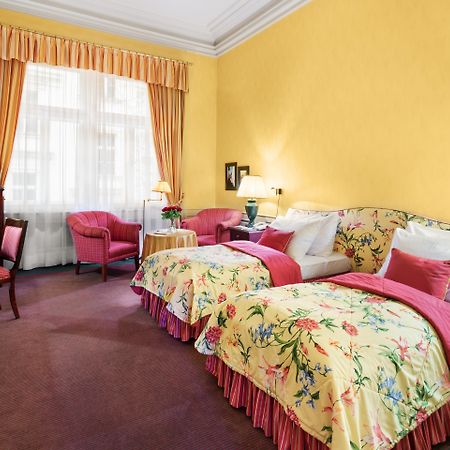 Le Palais Art Hotel Praga Habitación foto